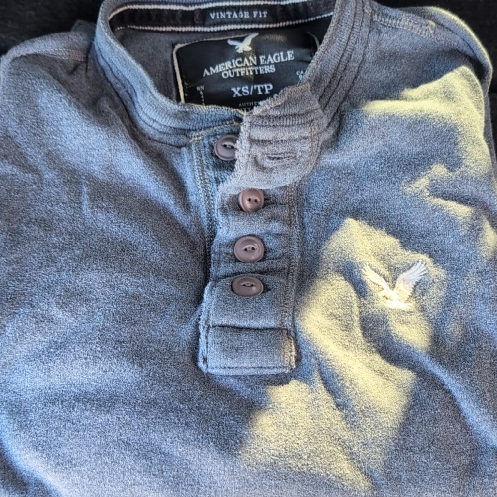 American Eagle Outfitters Vintage Fit Shirt